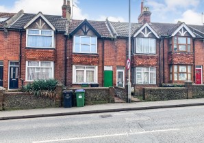 Property for Auction in Sussex & Hampshire - First Floor Flat, 19 Brighton Road, Newhaven, East Sussex