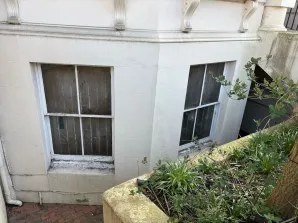 Property for Auction in Sussex & Hampshire - Flat 9, 15 Denmark Terrace, Brighton