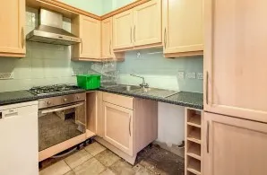 Property for Auction in Sussex & Hampshire - Flat 8 Admiralty House, 4 Platform Road, Southampton