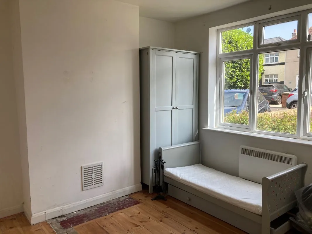 Spring Close, Southampton, Hampshire, SO19 2NW - Online Auctions