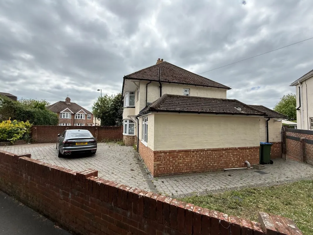 Cleethorpes Road, Southampton, Hampshire, SO19 8AQ - Online Auctions