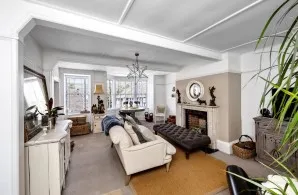 Property for Auction in Sussex & Hampshire - 76A High Street, Steyning, West Sussex