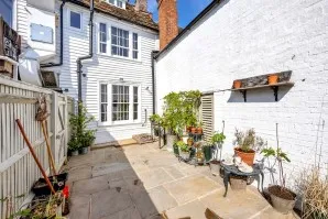 Property for Auction in Sussex & Hampshire - 76A High Street, Steyning, West Sussex