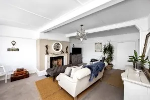 Property for Auction in Sussex & Hampshire - 76A High Street, Steyning, West Sussex