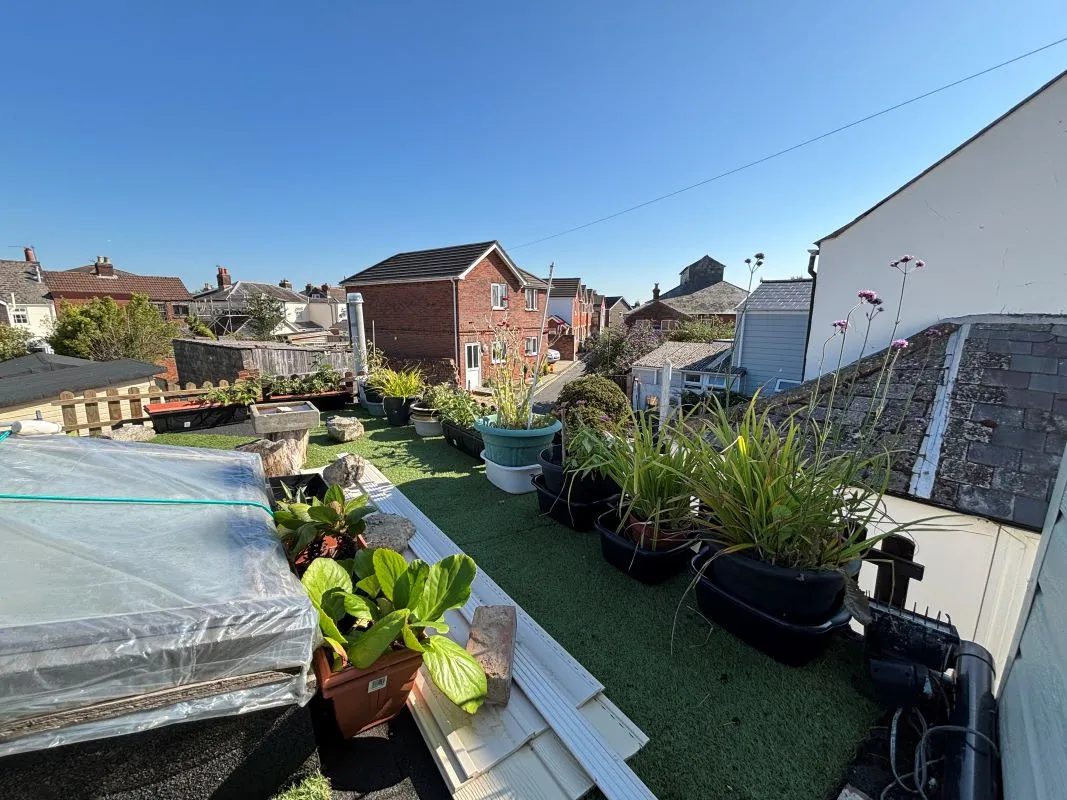 Lavender Cottage, Laundry Lane, Newport, Isle Of Wight, PO30 1QL - Online Auctions