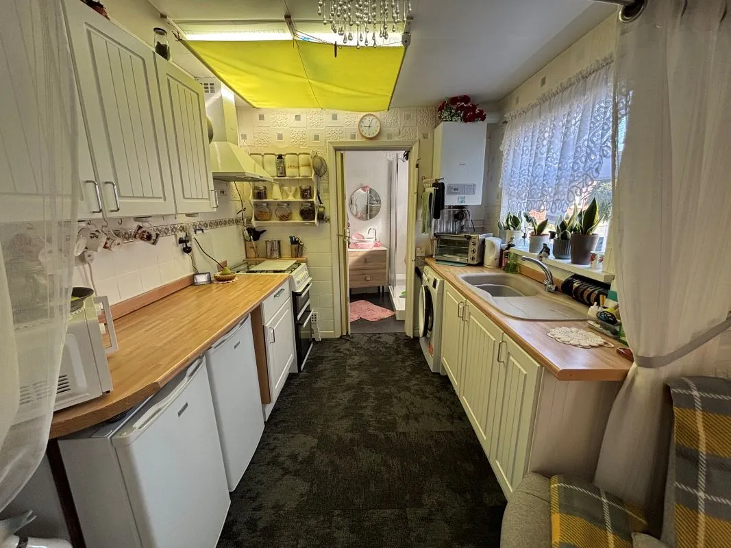 Lavender Cottage, Laundry Lane, Newport, Isle Of Wight, PO30 1QL - Online Auctions