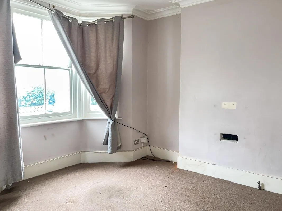 Newland Road, Worthing, West Sussex, BN11 1JR - Online Auctions