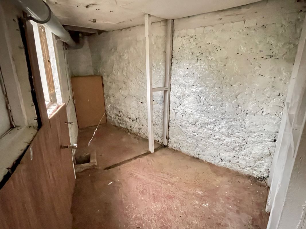 Colwyn Bay, Clwyd, LL29 8ER - Online Auctions