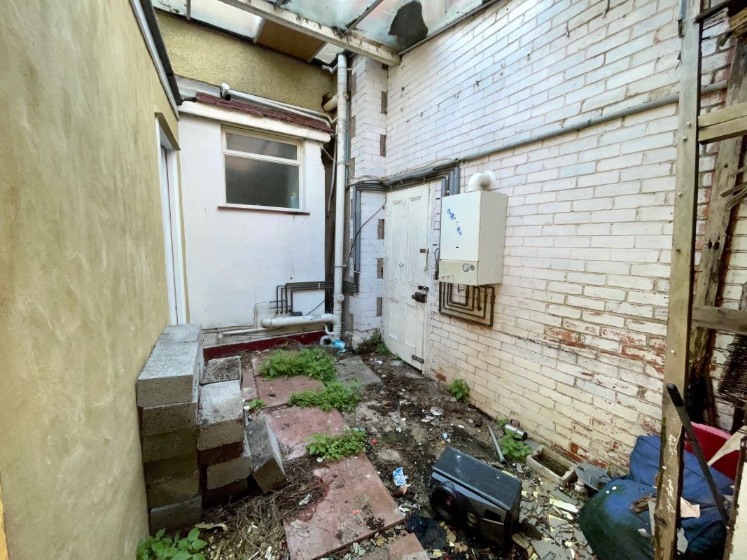 5 York Road, Colwyn Bay, Clwyd, LL29 7ED - Online Auctions