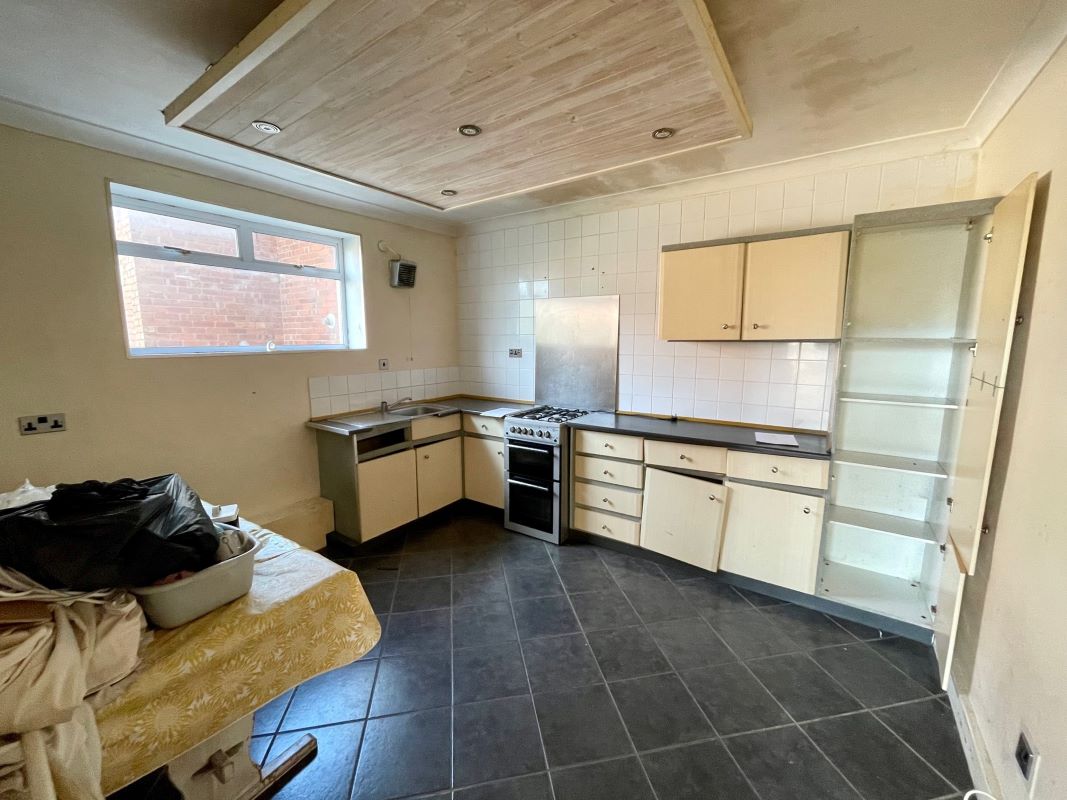 5 York Road, Colwyn Bay, Clwyd, LL29 7ED - Online Auctions