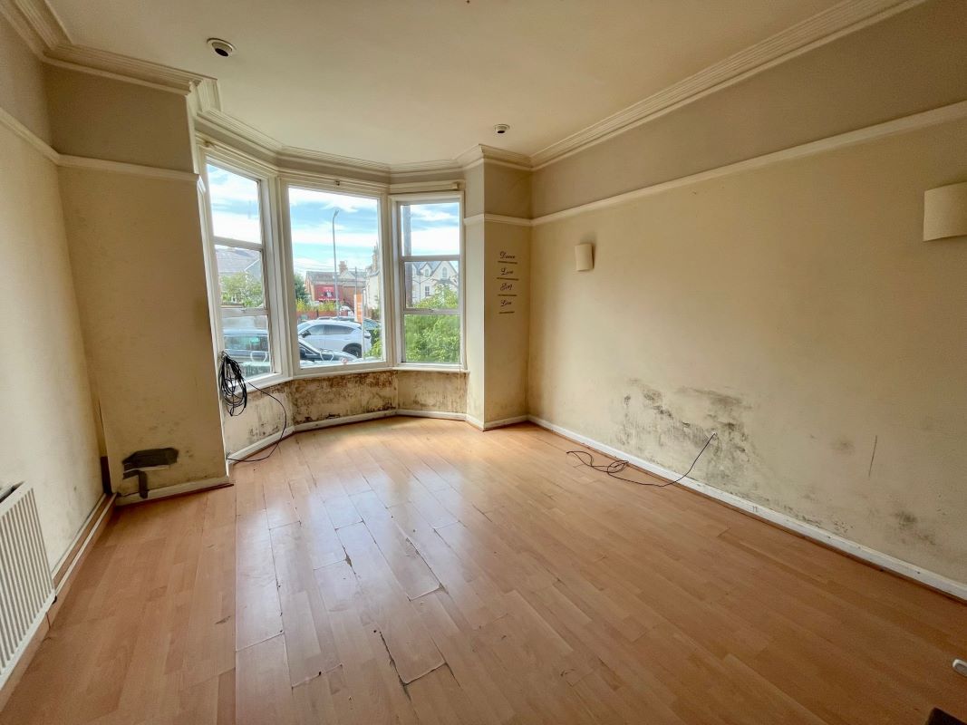 5 York Road, Colwyn Bay, Clwyd, LL29 7ED - Online Auctions