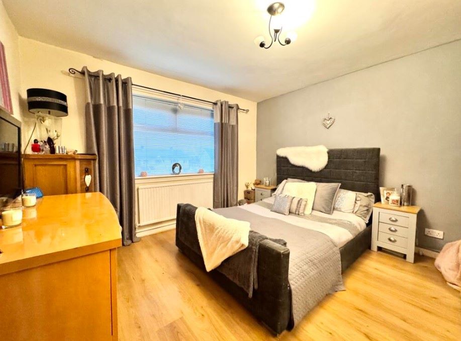 Cwmbach, Aberdare, Mid Glamorgan, CF44 0LL - Online Auctions