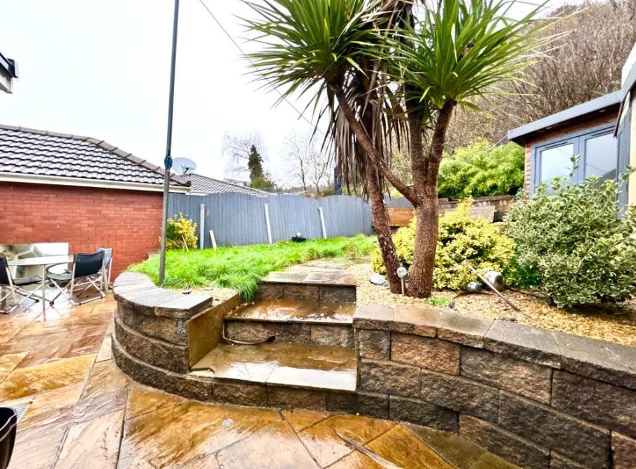 Cwmbach, Aberdare, Mid Glamorgan, CF44 0LL - Online Auctions