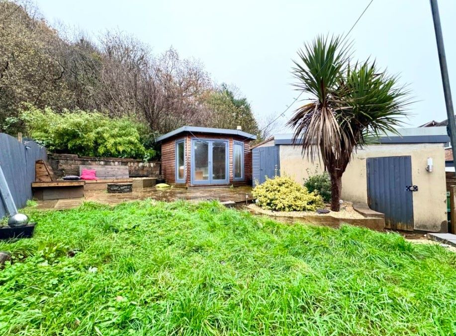Cwmbach, Aberdare, Mid Glamorgan, CF44 0LL - Online Auctions