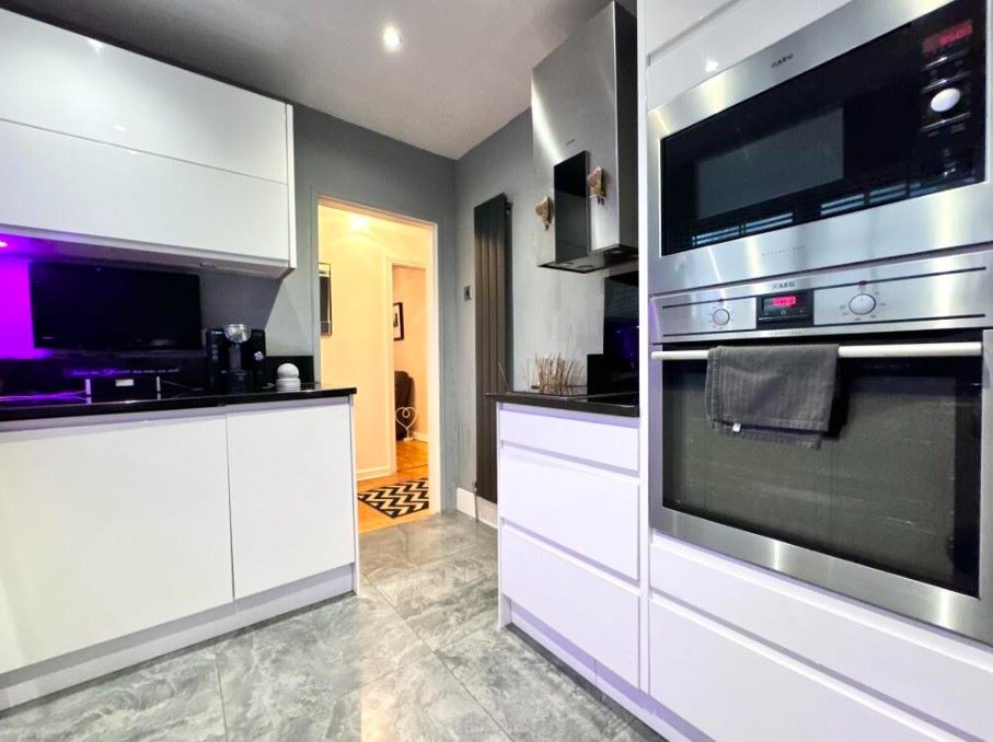 Cwmbach, Aberdare, Mid Glamorgan, CF44 0LL - Online Auctions