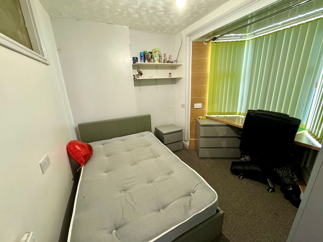 Bangor, Gwynedd, LL57 2EU - Online Auctions