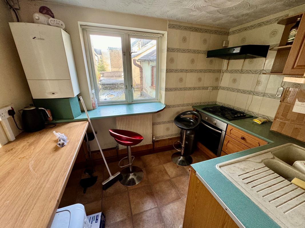 Bangor, Gwynedd, LL57 2EU - Online Auctions