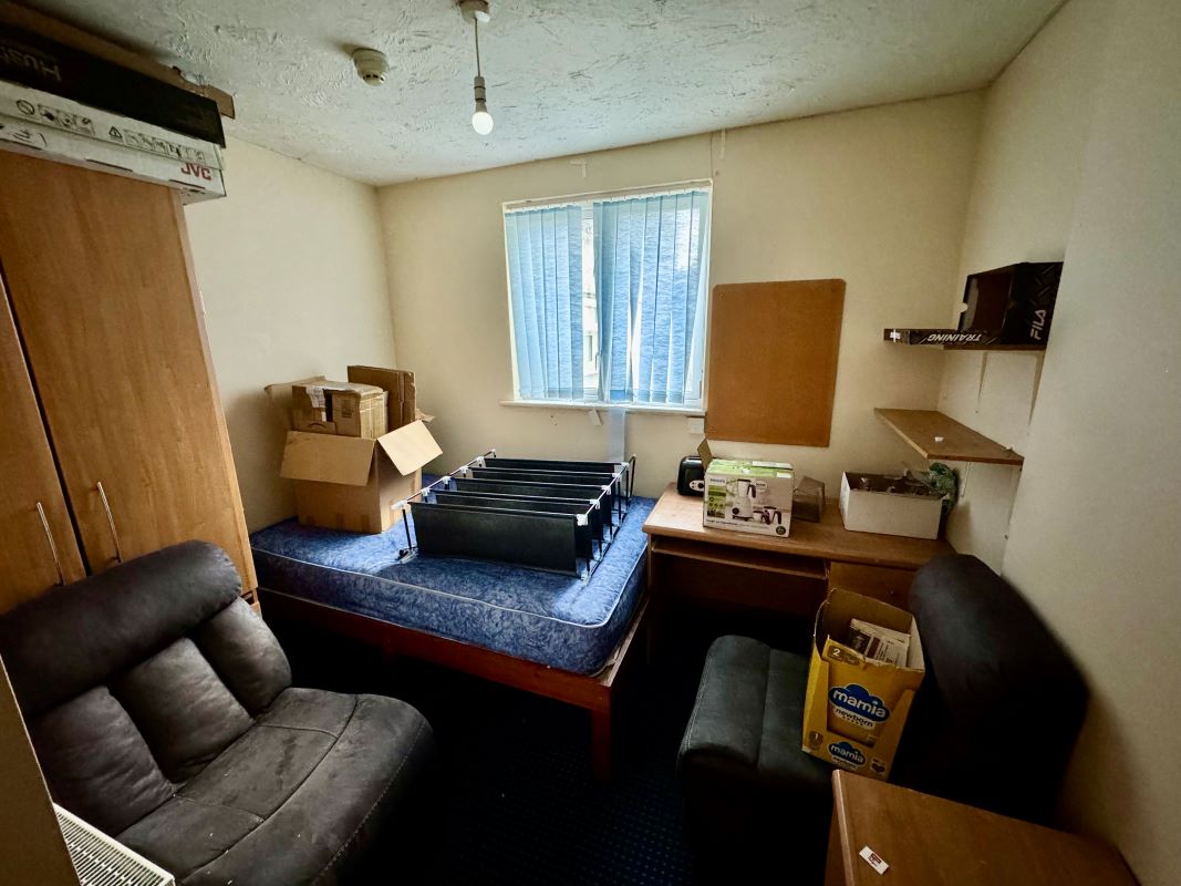 Bangor, Gwynedd, LL57 2EU - Online Auctions