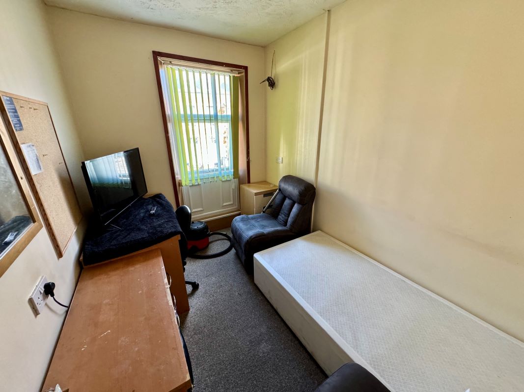 Bangor, Gwynedd, LL57 2EU - Online Auctions