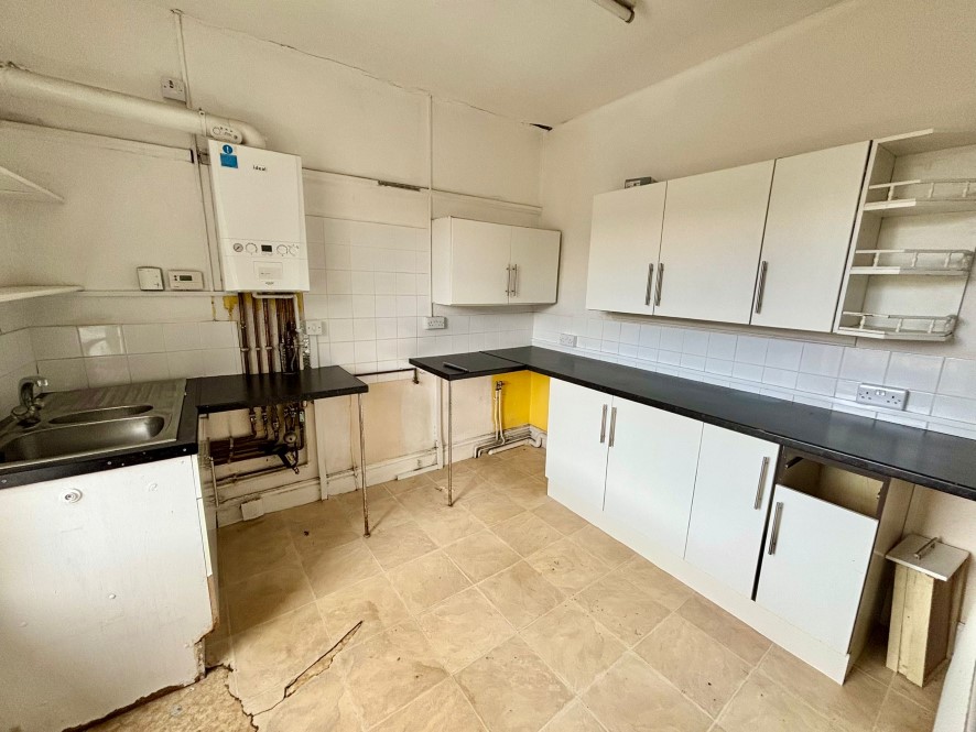 Property for Auction in Wales - 2 Swansea Road, Pontardawe, Swansea, Neath Port Talbot SA8 4AB