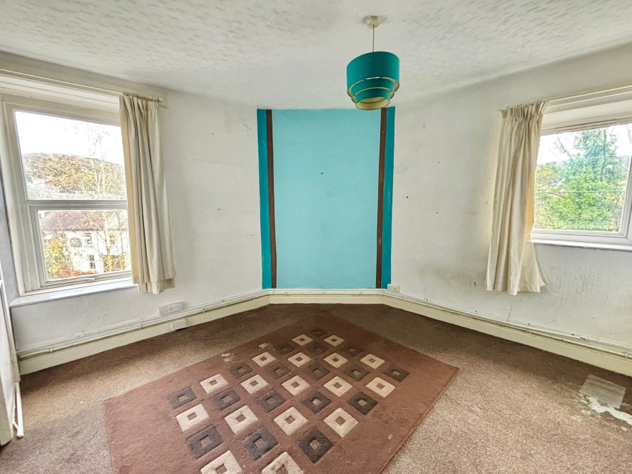 Property for Auction in Wales - 2 Swansea Road, Pontardawe, Swansea, Neath Port Talbot SA8 4AB