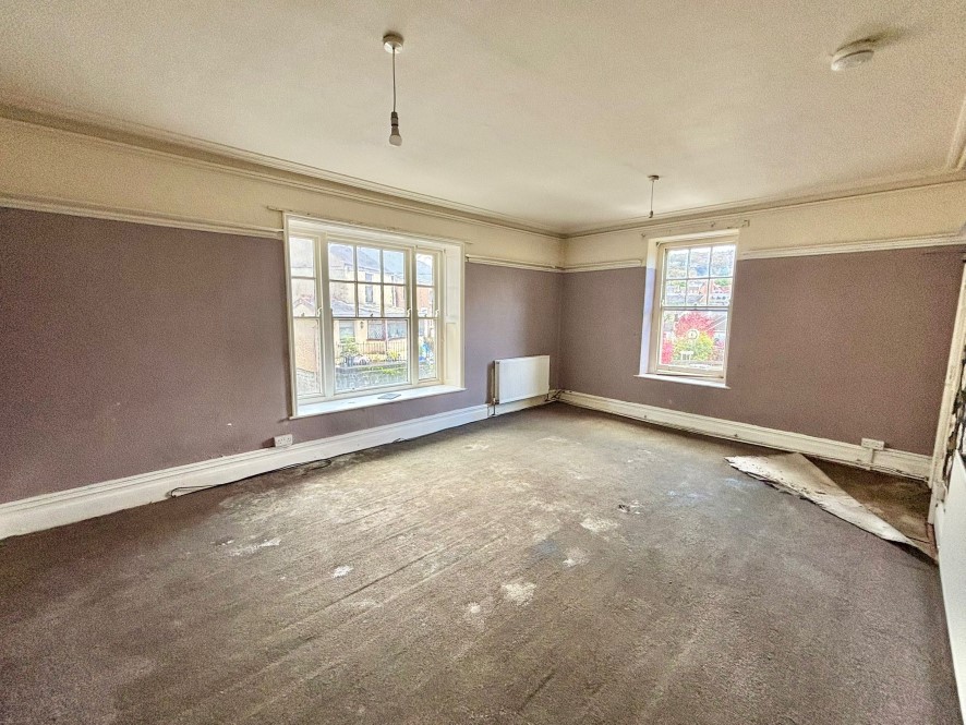 Property for Auction in Wales - 2 Swansea Road, Pontardawe, Swansea, Neath Port Talbot SA8 4AB