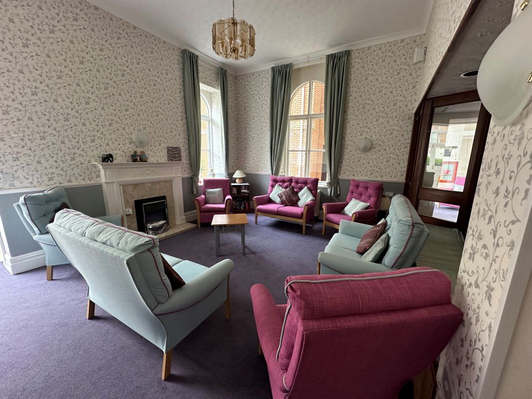 Homegower House, Swansea, West Glamorgan, SA1 4DH - Online Auctions