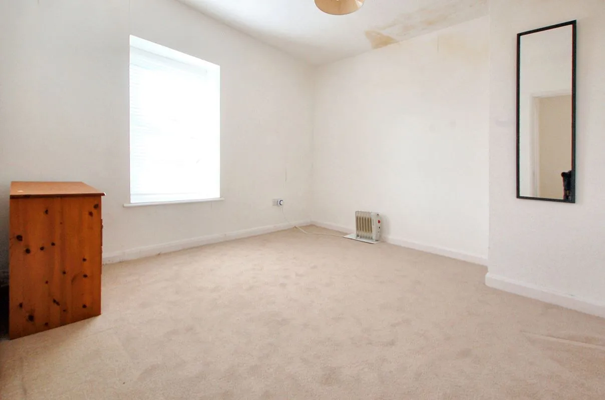 Queen Street, Pembroke Dock, Pembrokeshire, SA72 6JH - Online Auctions