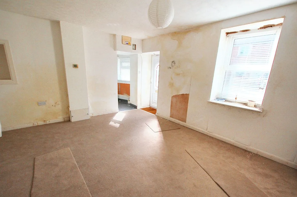 Queen Street, Pembroke Dock, Pembrokeshire, SA72 6JH - Online Auctions