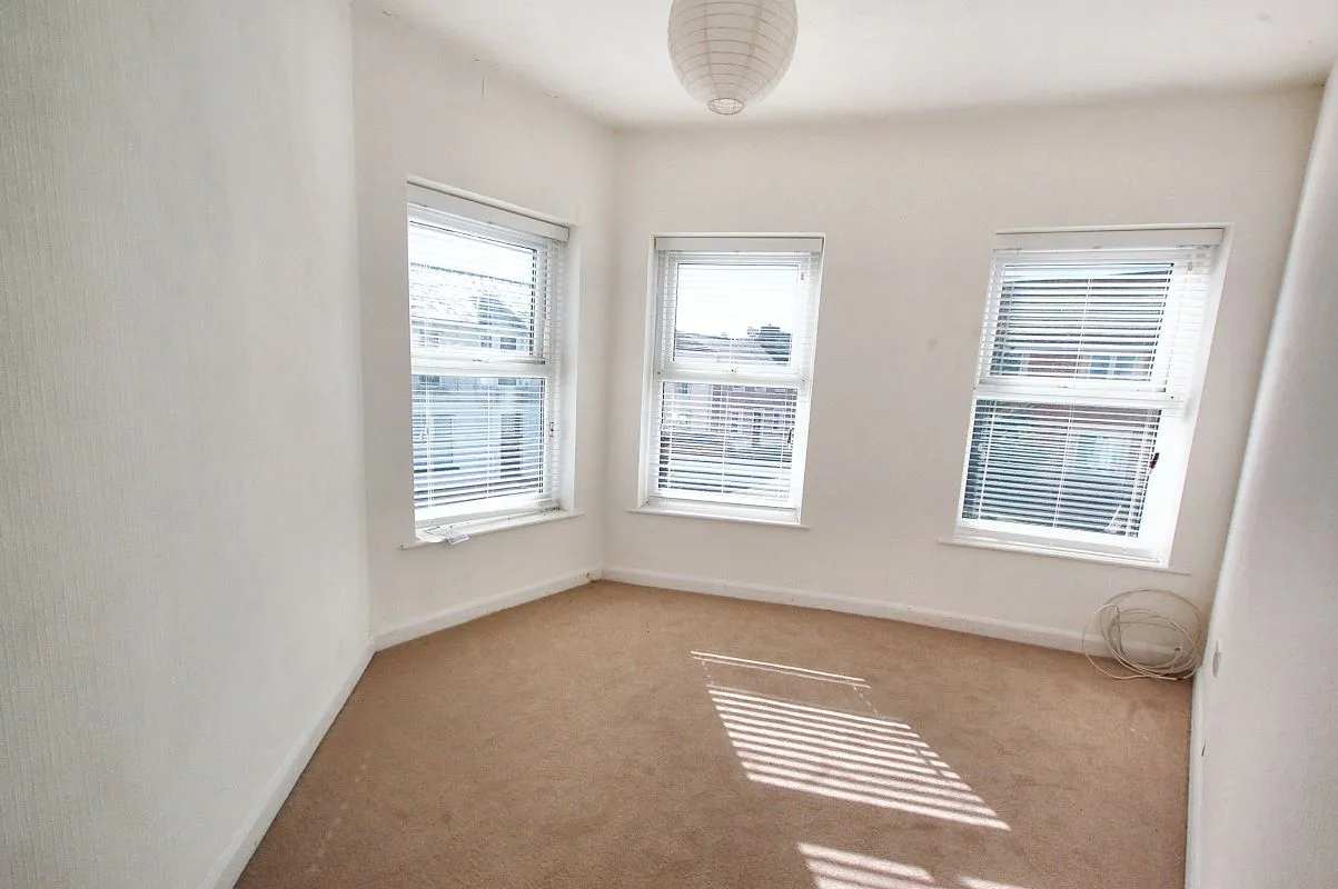 Queen Street, Pembroke Dock, Pembrokeshire, SA72 6JH - Online Auctions