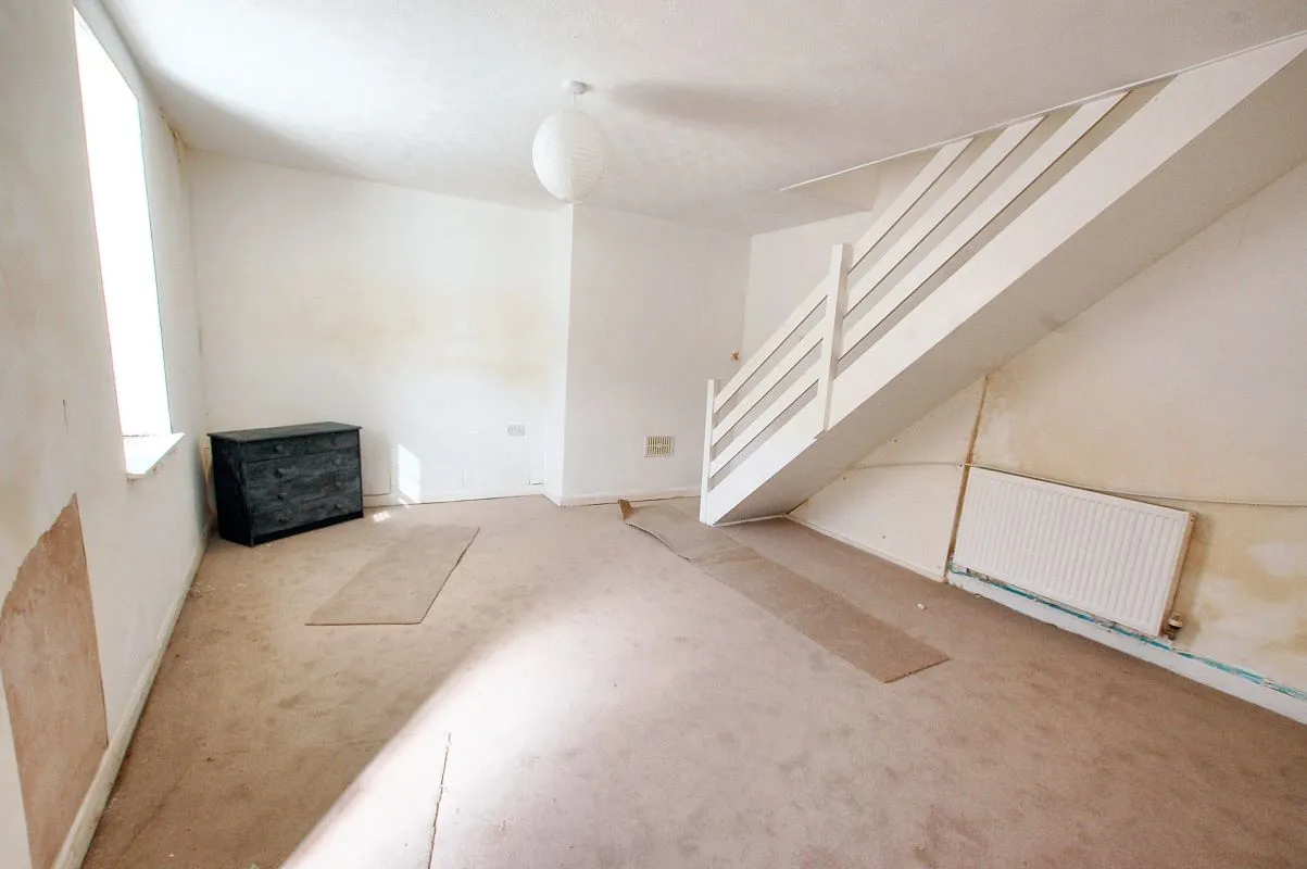 Queen Street, Pembroke Dock, Pembrokeshire, SA72 6JH - Online Auctions