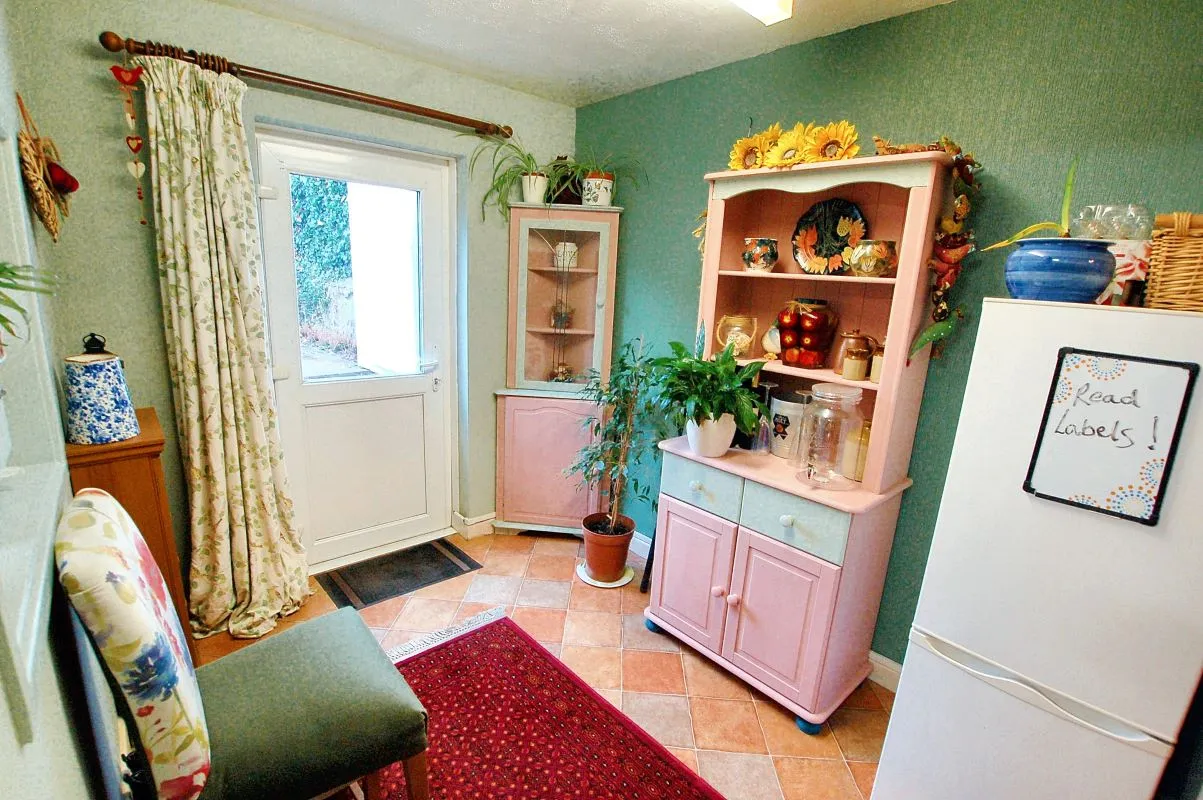 Pembroke Dock, Pembrokeshire, SA72 6DJ - Online Auctions