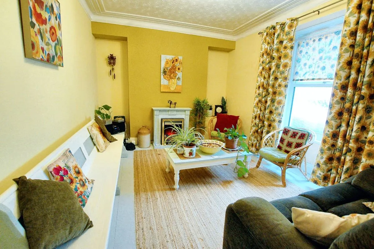 Pembroke Dock, Pembrokeshire, SA72 6DJ - Online Auctions