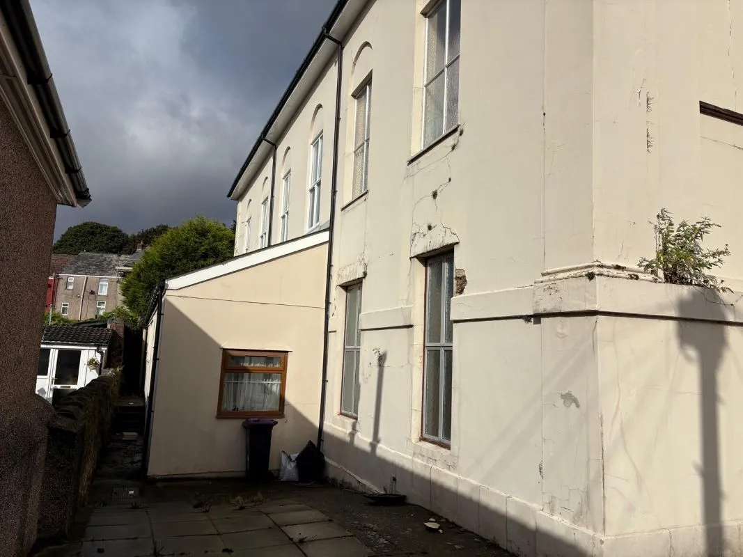 Nicholas Street, Pontypool, Torfaen, NP4 6JZ - Online Auctions