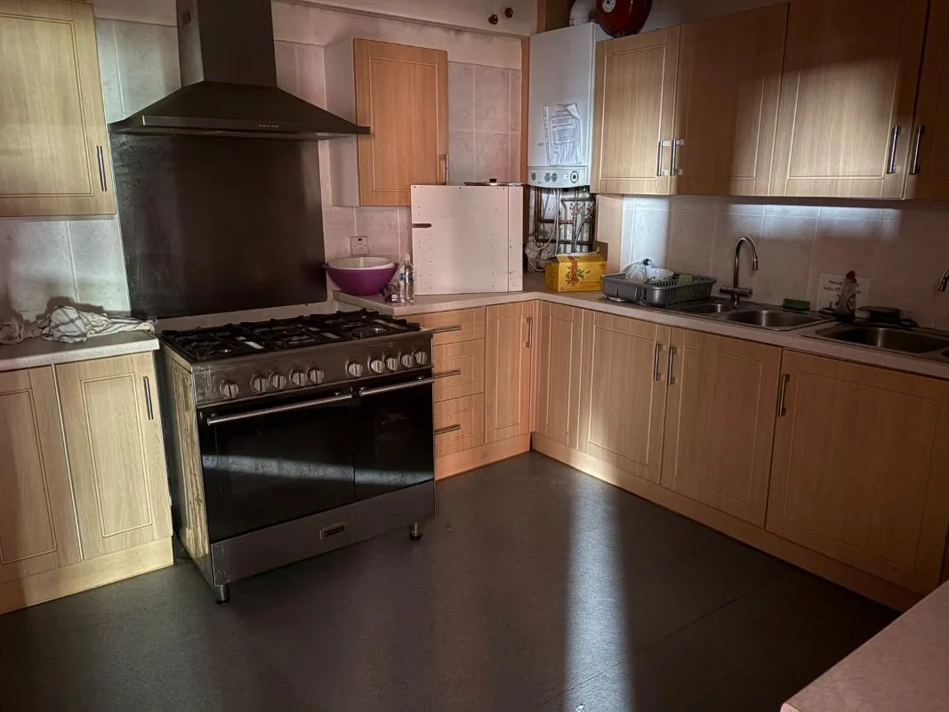 Nicholas Street, Pontypool, Torfaen, NP4 6JZ - Online Auctions