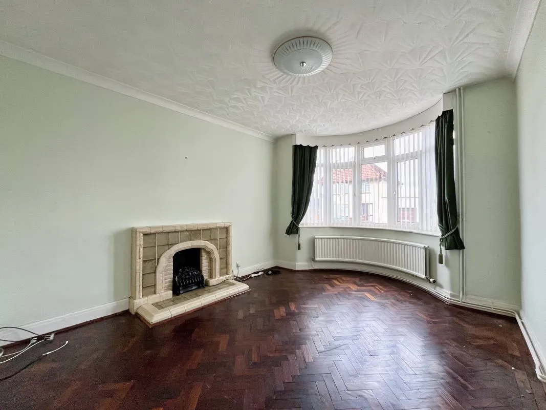 Neath, Neath Port Talbot, SA11 3UF - Online Auctions