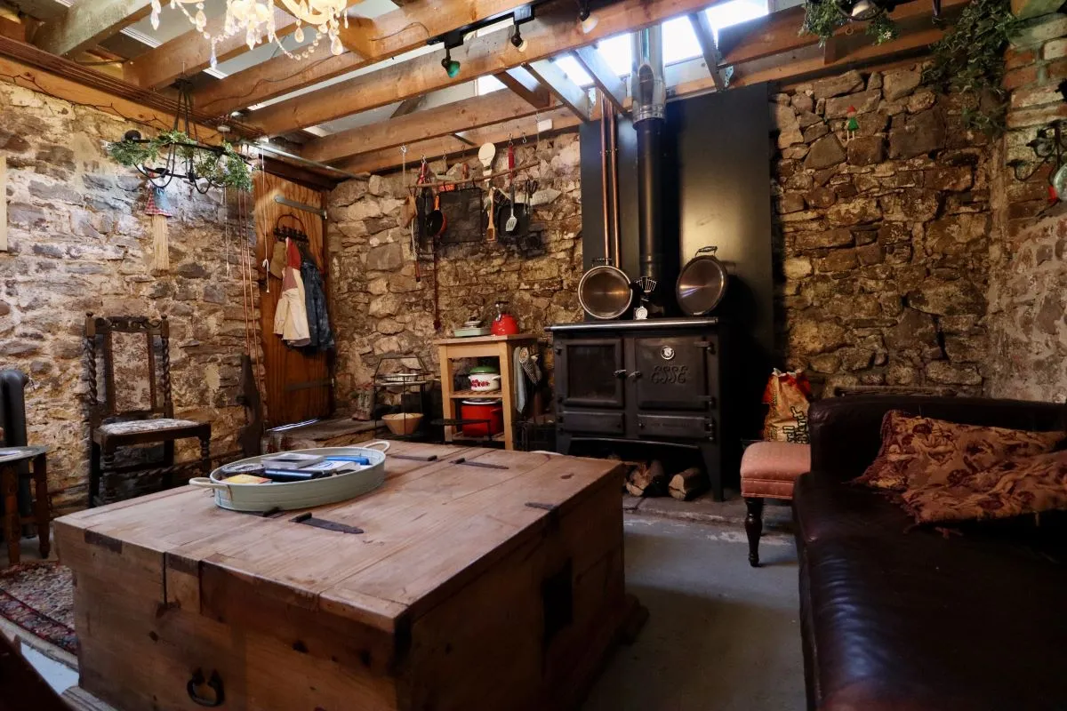 Wenallt Road, Cardiff, CF83 1NB - Online Auctions