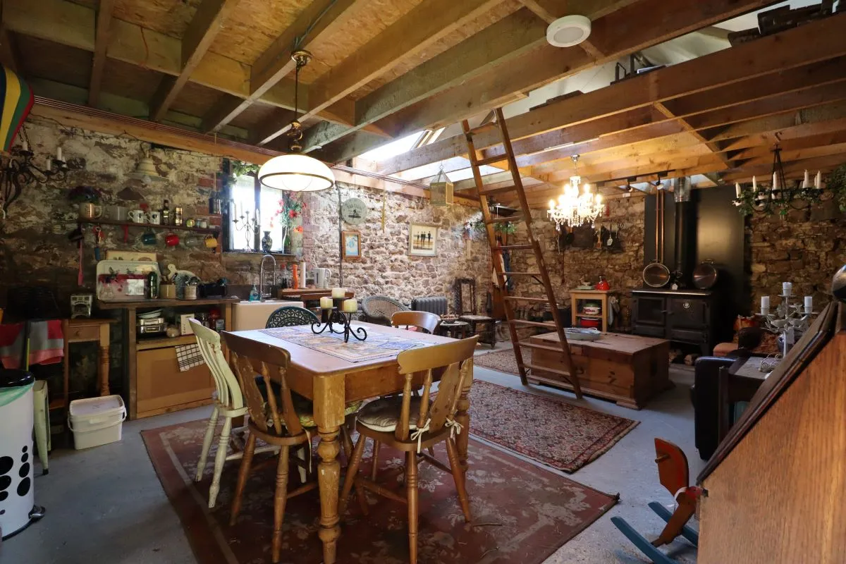 Wenallt Road, Cardiff, CF83 1NB - Online Auctions
