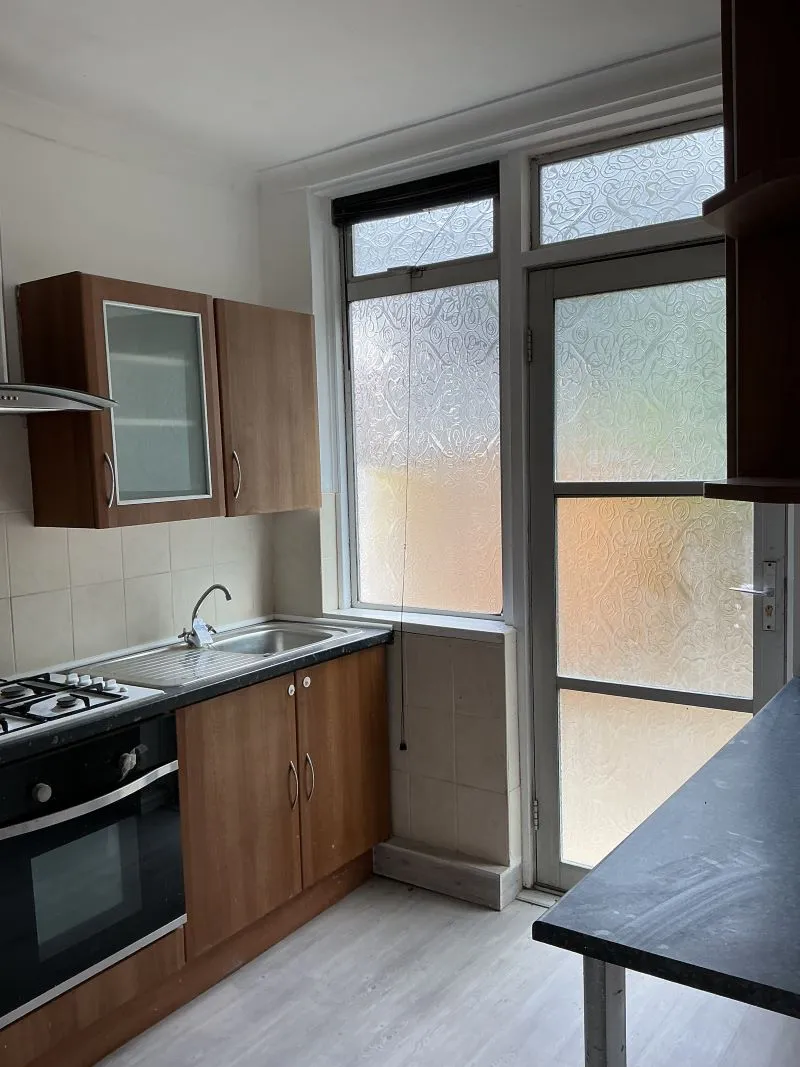 Gorseinon, Swansea, SA4 4AF - Online Auctions