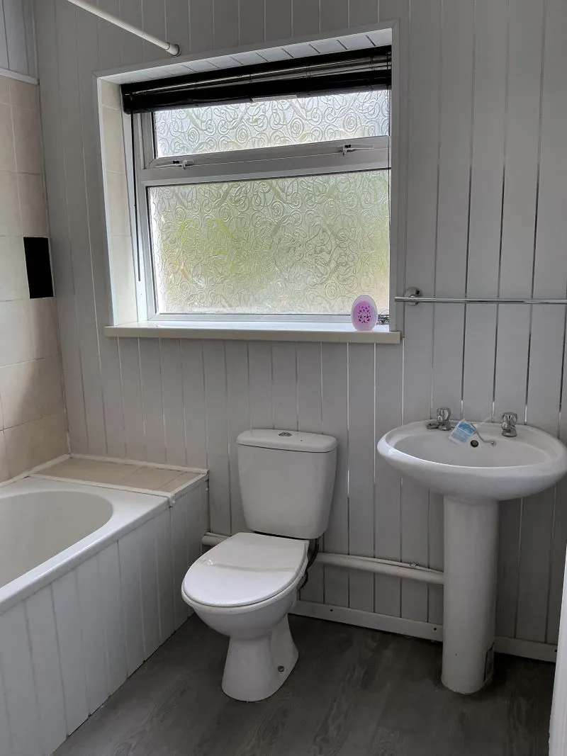 Gorseinon, Swansea, SA4 4AF - Online Auctions