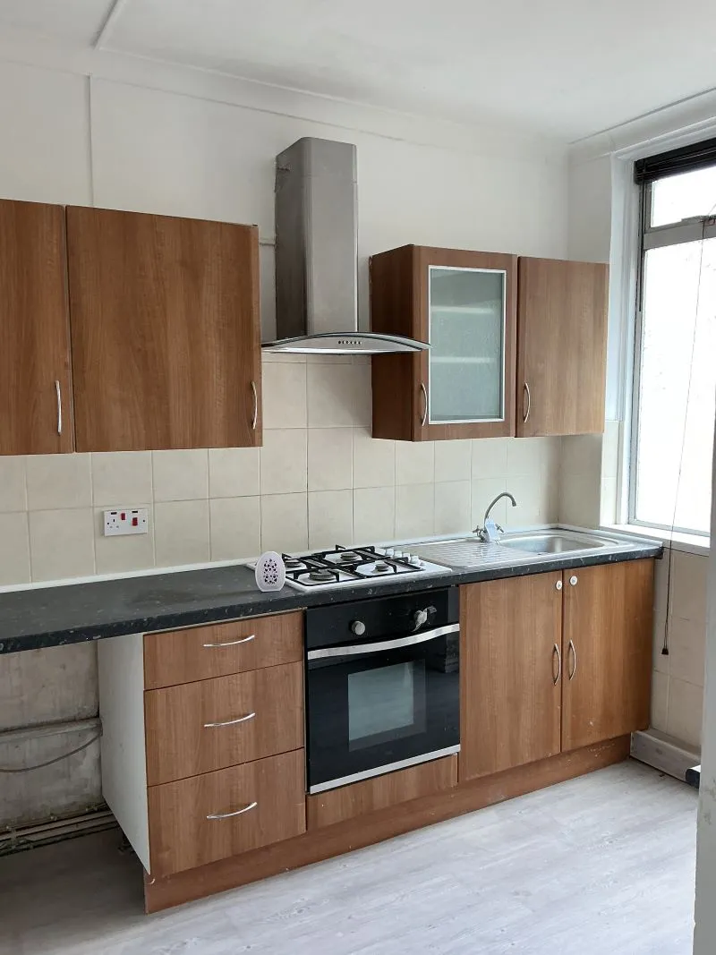 Gorseinon, Swansea, SA4 4AF - Online Auctions
