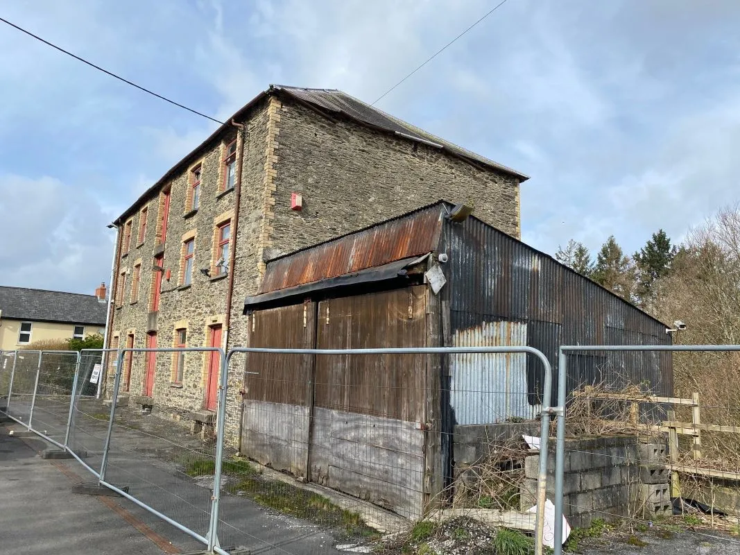 Pentrecourt Road, Llandysul, Carmarthenshire, SA44 5AP - Online Auctions
