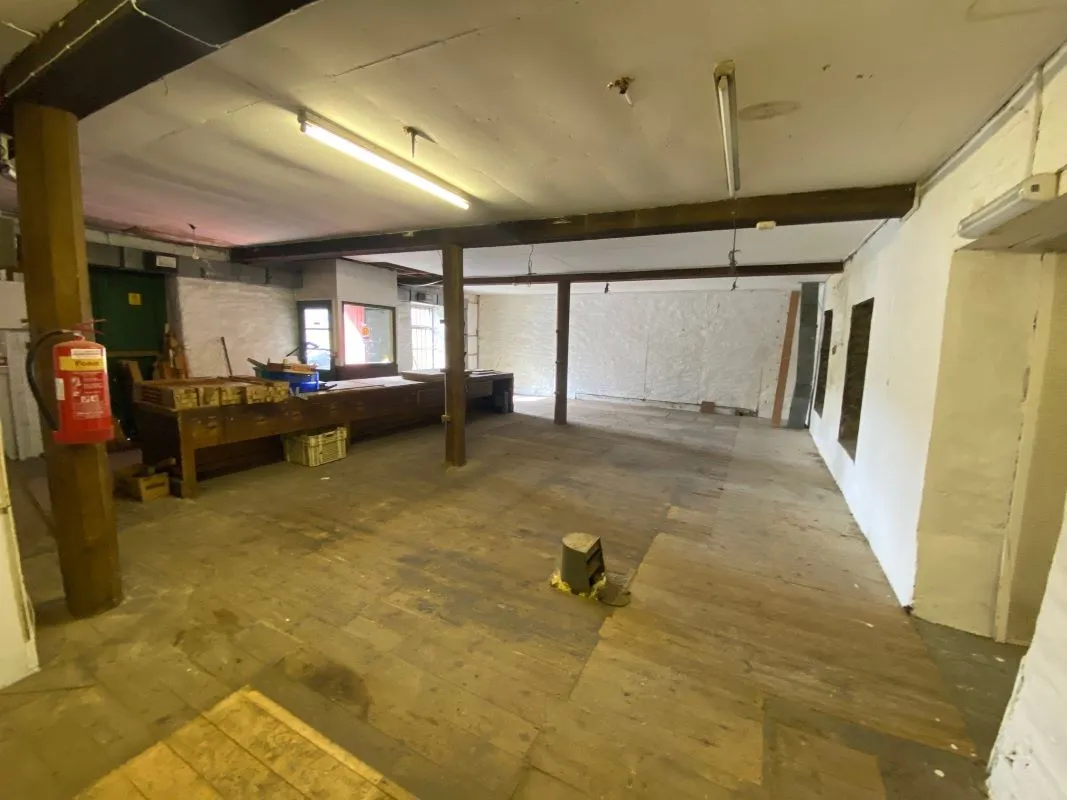 Pentrecourt Road, Llandysul, Carmarthenshire, SA44 5AP - Online Auctions