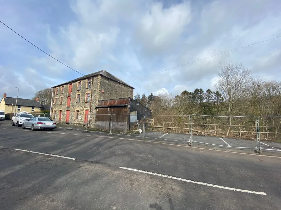 Pentrecourt Road, Llandysul, Carmarthenshire, SA44 5AP - Online Auctions
