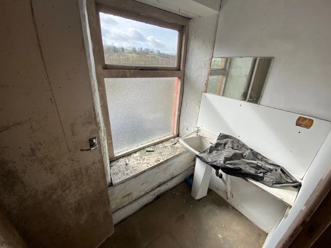 Pentrecourt Road, Llandysul, Carmarthenshire, SA44 5AP - Online Auctions