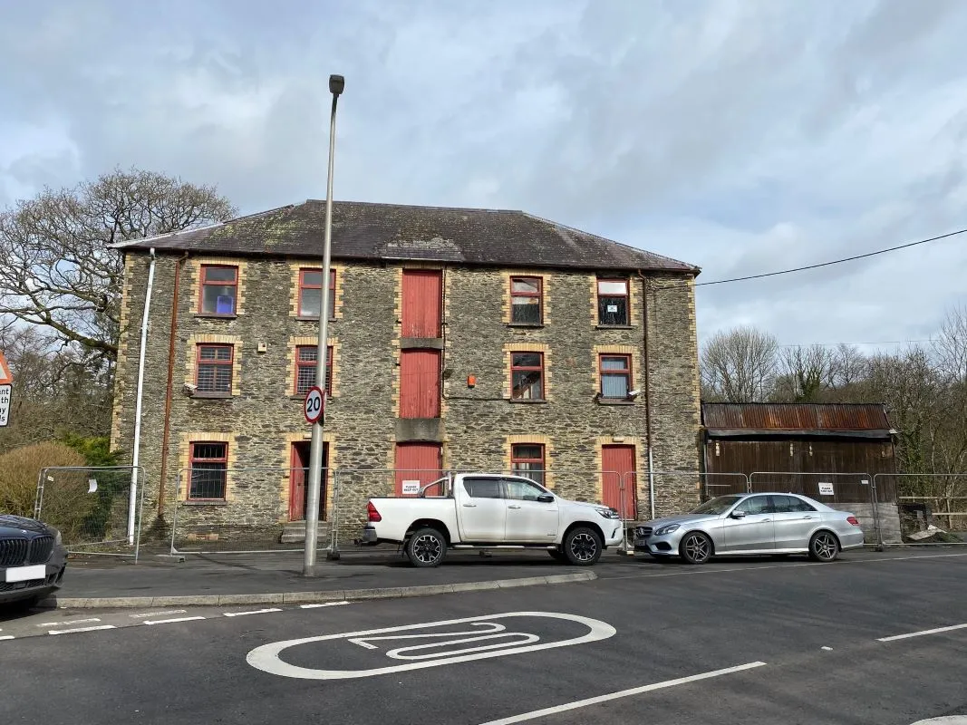 Pentrecourt Road, Llandysul, Carmarthenshire, SA44 5AP - Online Auctions
