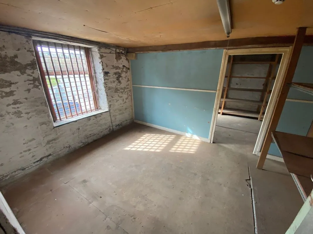 Pentrecourt Road, Llandysul, Carmarthenshire, SA44 5AP - Online Auctions