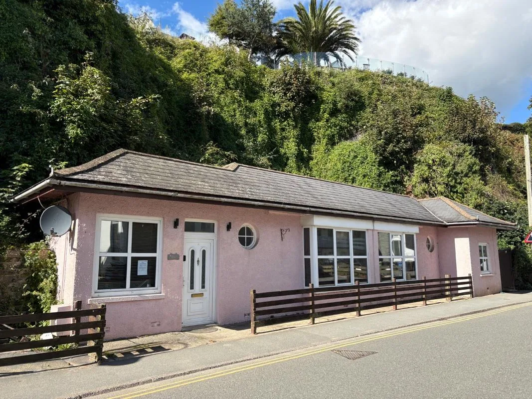 The Strand, Saundersfoot, Pembrokeshire, SA69 9ET - Online Auctions