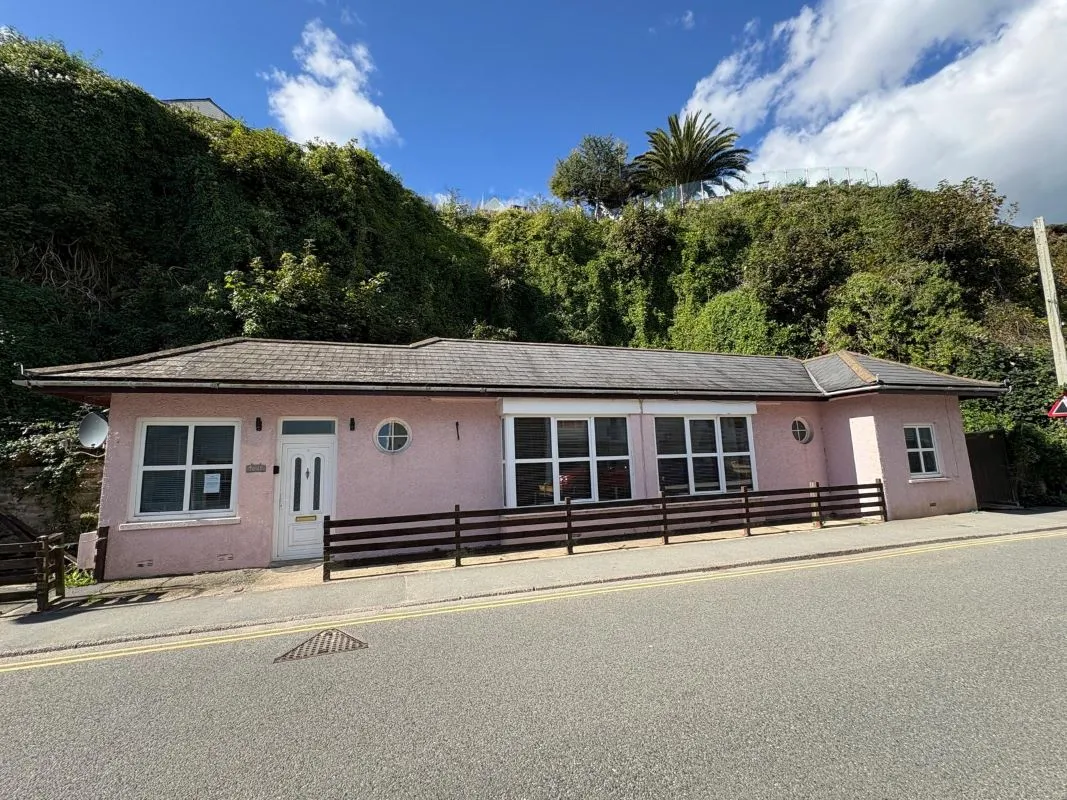 The Strand, Saundersfoot, Pembrokeshire, SA69 9ET - Online Auctions