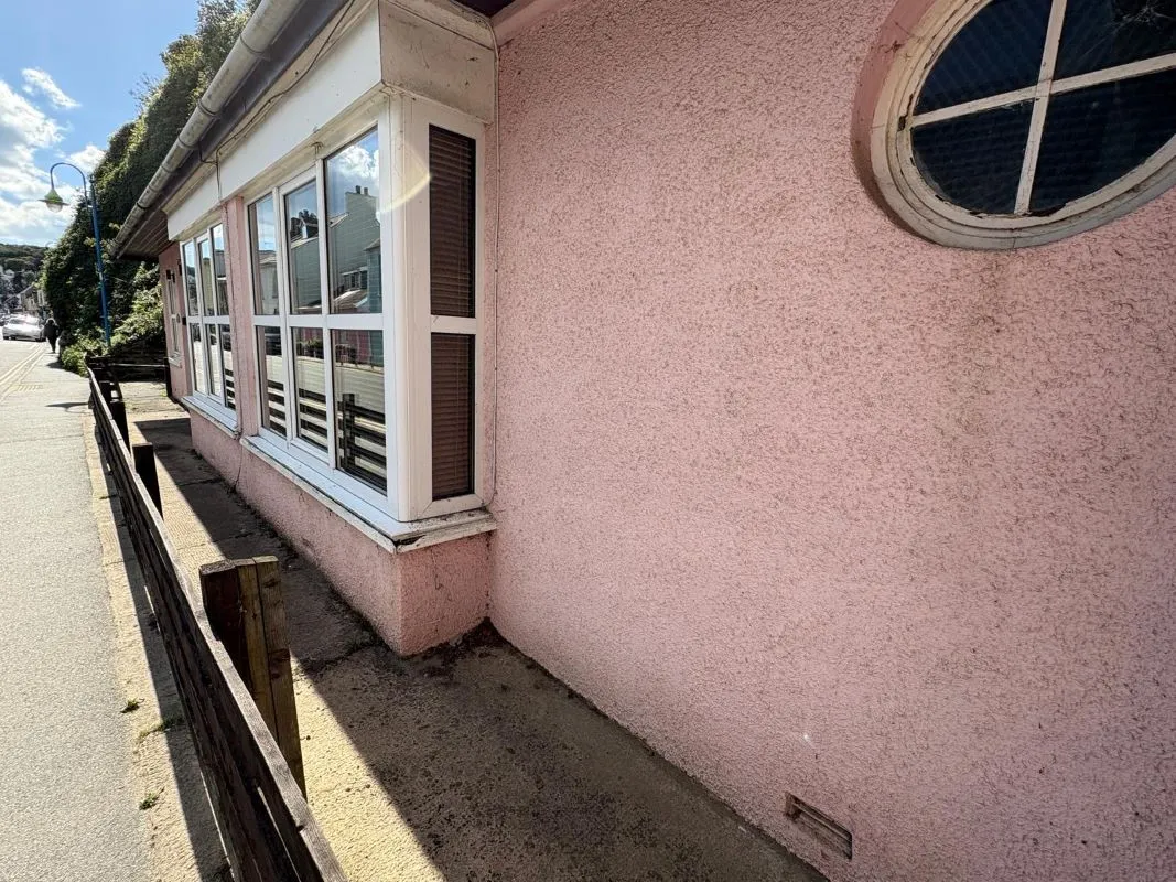 The Strand, Saundersfoot, Pembrokeshire, SA69 9ET - Online Auctions